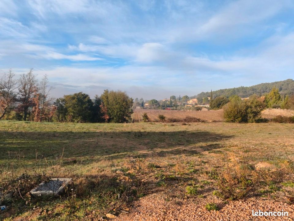 Terrain 1 520 m² Carces · à Carcès · 165 000 €