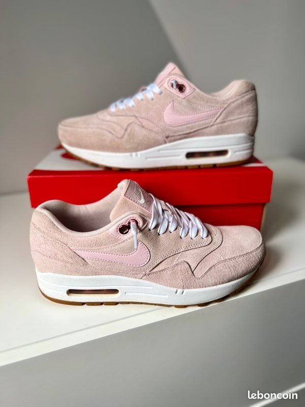 Prism Pink Air Max Pink Suede Air Max Pink Suede Top