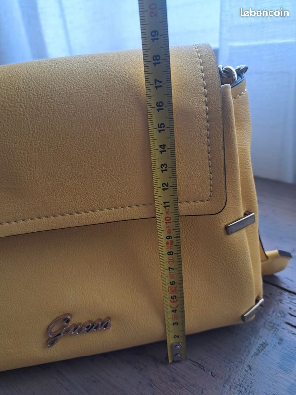 Sac pochette Guess (image 11)