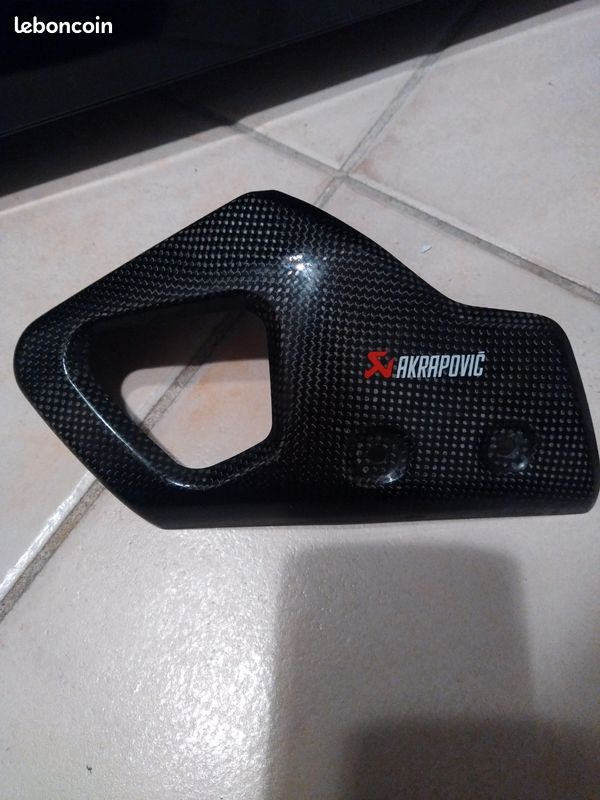 Protection carbone akrapovic Husqvarna (image 1)