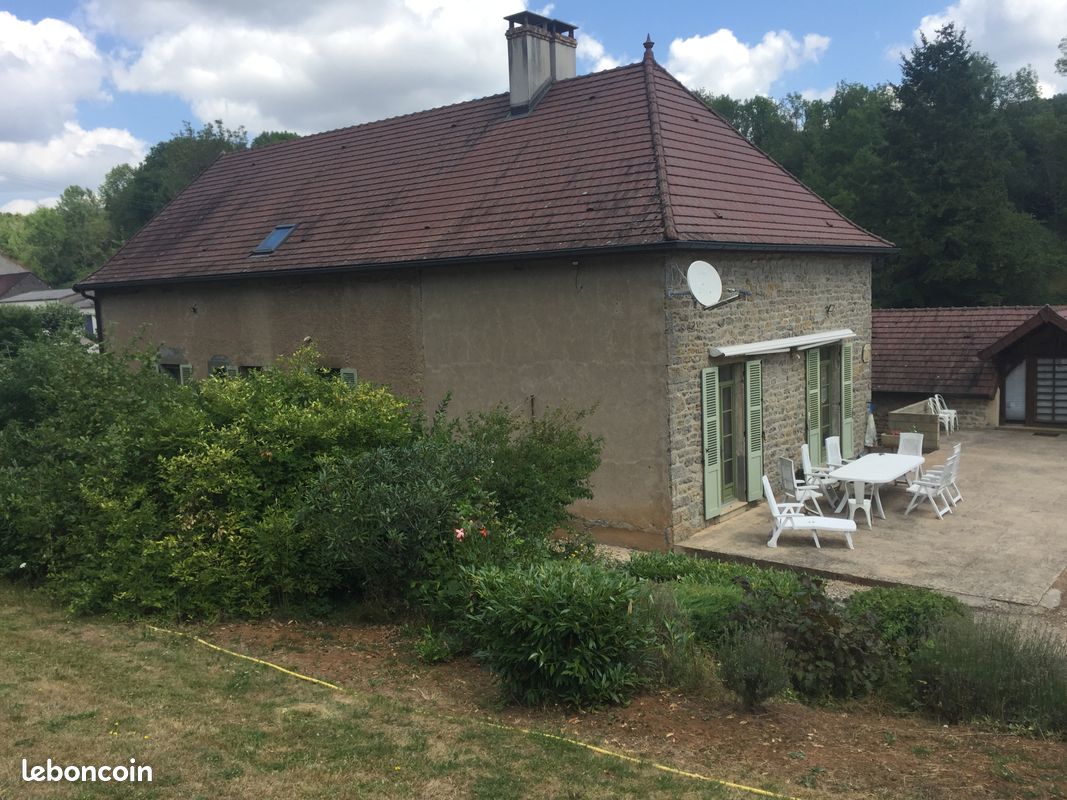 Maison 4 pièces 120 m² · à Saint-Sernin-du-Plain · 120 m² · 335 000 €