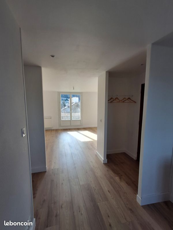 Appartement 3 pièces 67 m² · à Bourgoin-Jallieu · 67 m² · 880 €/mois