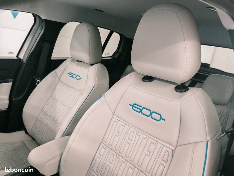 Fiat 600 1.2 Hybrid Turbo 110ch La Prima eDCT6 (image 24)