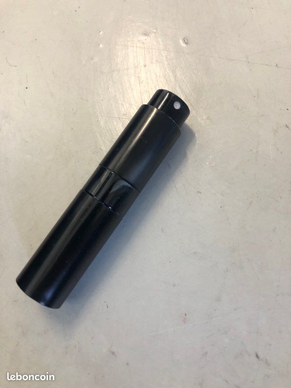 Toureal 8ml Vaporisateur Vide de Sac Rechargeable, Atomiseur Parfum, Recharge Spray Flacon de Parfum, Pulverisateur Voyage (Noir) (image 1)