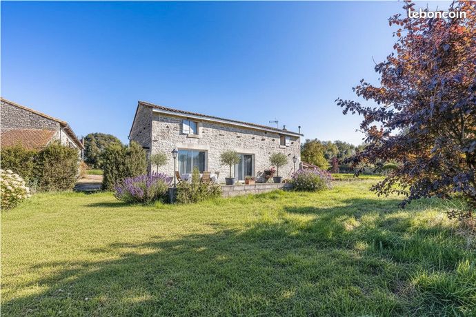 Maison 7 pièces 233 m²
