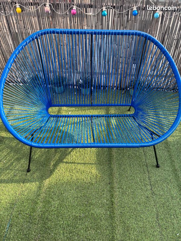 Canapé de jardin 2 places en résine bleu Strings 137x92x85cm WADIGA (image 1)