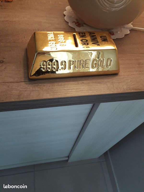 Tirelire lingot d'or (image 1)