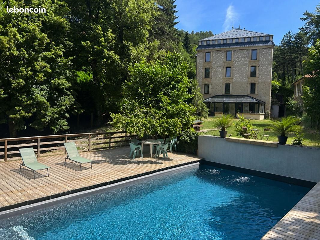 Maison 17 pièces 460 m² · à Barcelonne · 460 m² · 1 090 000 €