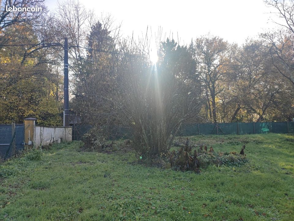 Terrain 600 m² · à Vayres · 120 000 €
