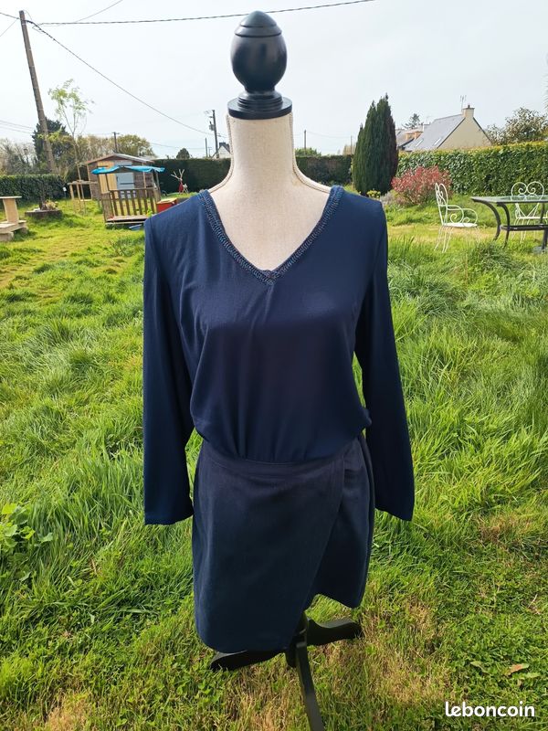 Robe courte coupe droite à motifs graphiques femme noir