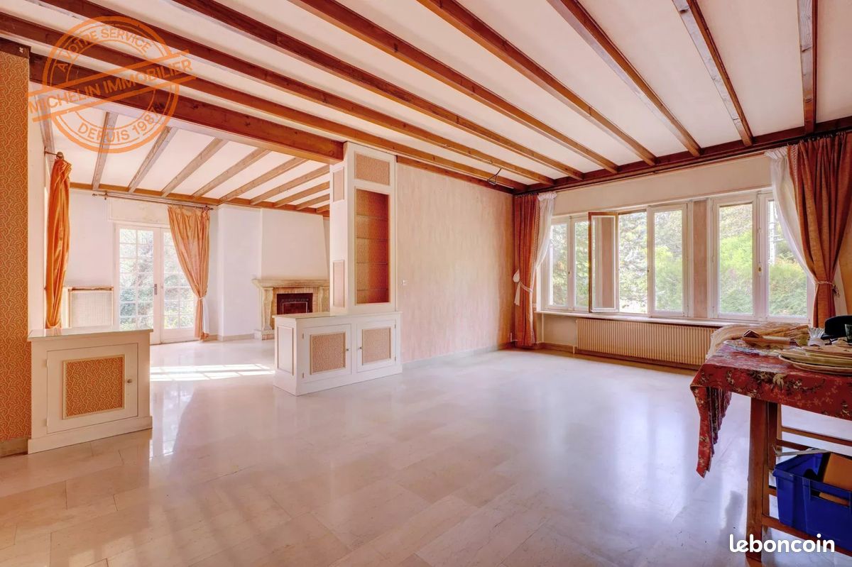 Maison 7 pièces 196 m² · à Saint-Cyr-au-Mont-d'Or · 196 m² · 850 000 €