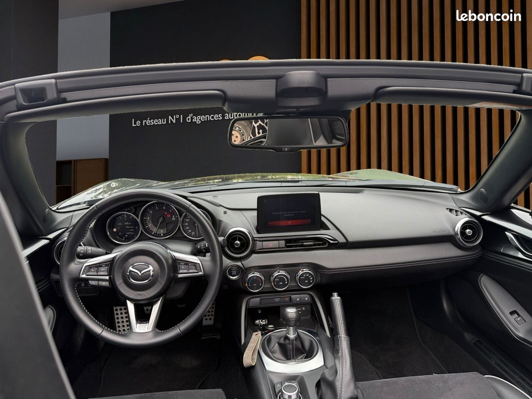 MAZDA MX5 ROADSTER 2.0 SKYACTIV-G 185 CH * CARPLAY*CAMERA DE RECUL*PACK SPORT* FULL ENTRETIEN MAZDa (image 3)