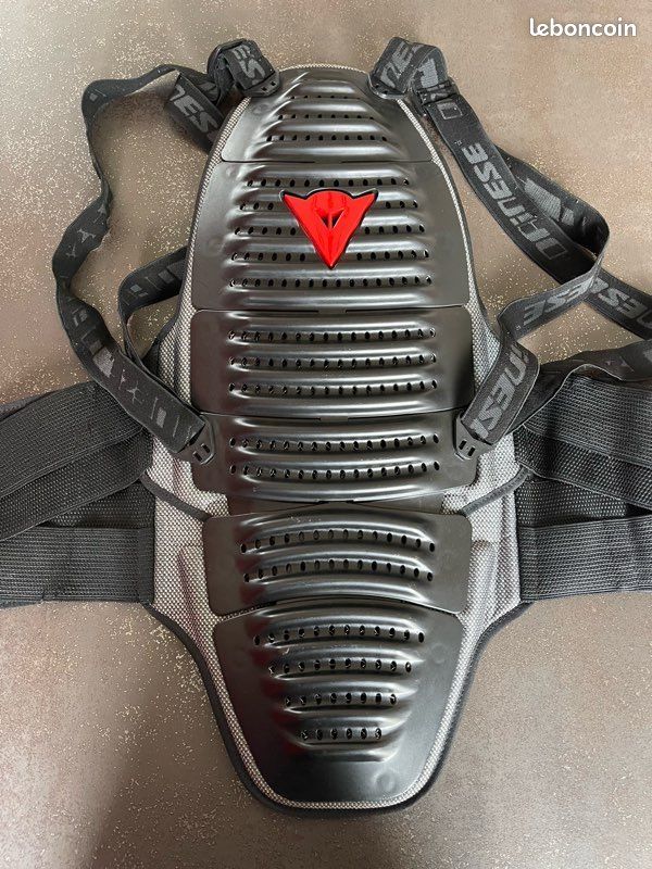 dorsale-moto-dainese-quipement-moto