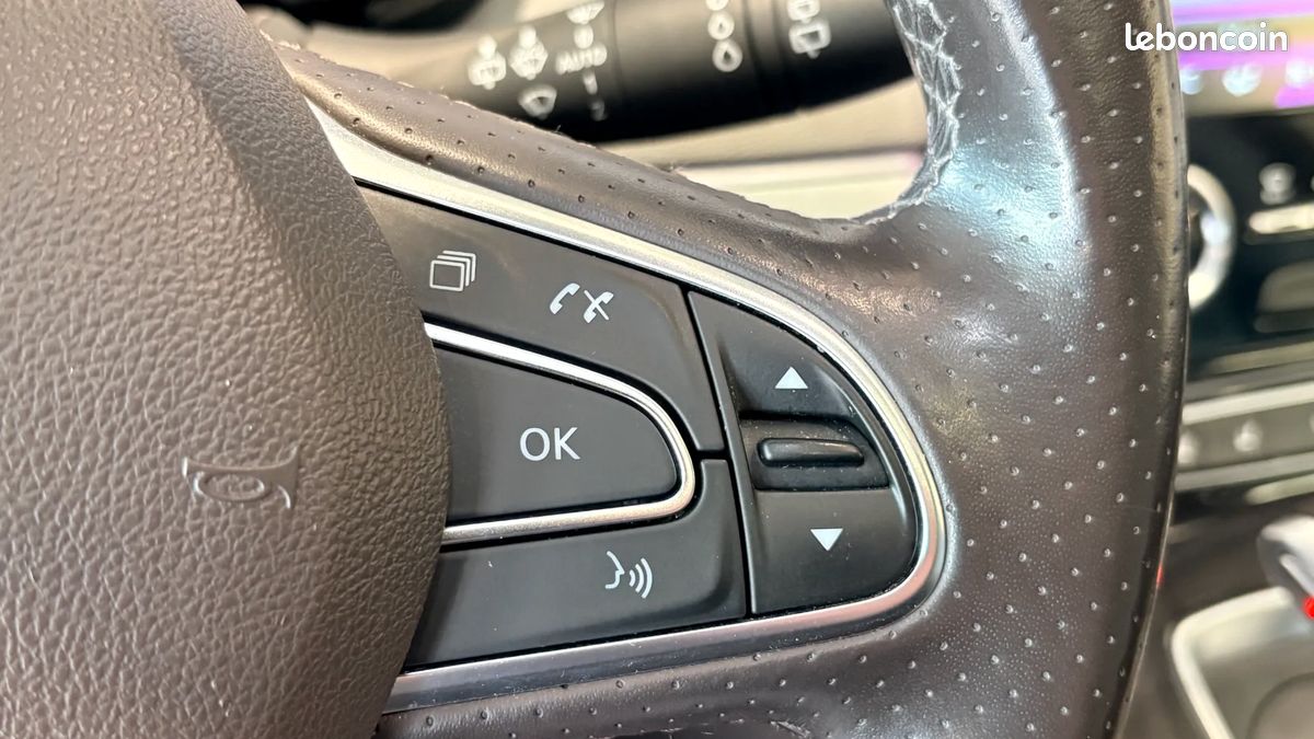 Renault Espace 2.0 dCi 200ch Initiale Paris - 7 places - Toit ouvrant - Sièges chauffants ventilés massants - Apple CarPlay - Régulateur adaptatif - Caméra de recul (image 13)