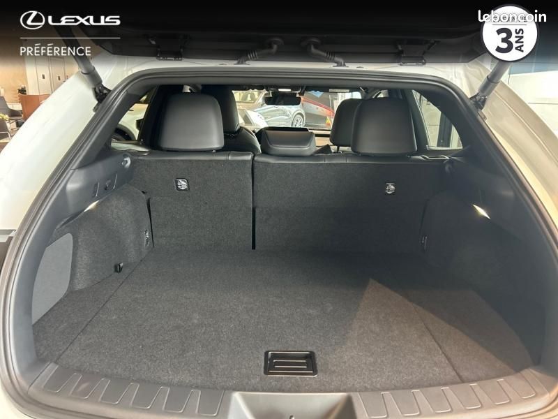 Lexus UX 300h F SPORT Design MY26 (image 11)