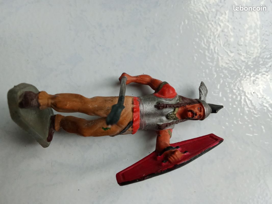 Figurine vintage guerrier gaulois (image 1)