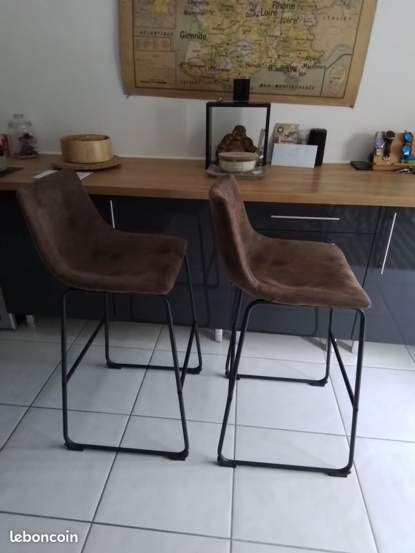 Lot 4 Chaises hautes marron 160e (image 2)