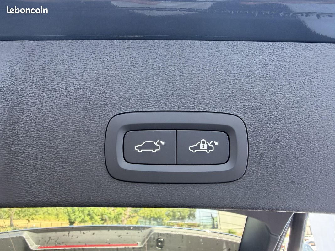 VOLVO XC40 B4 197 ch DCT7 Ultra (image 9)