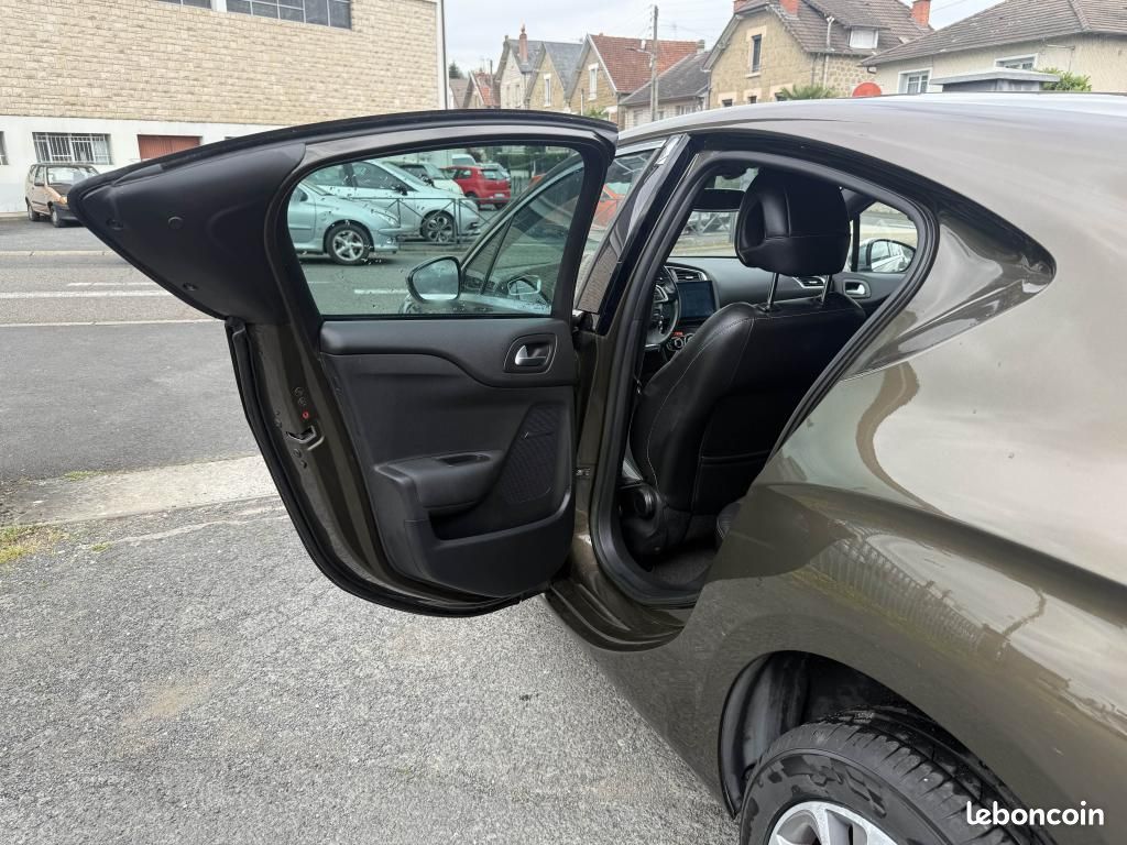 DS DS4 1.6 e-HDi FAP - 115 So Chic clim + Radar AR (image 34)