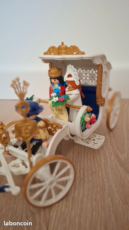PLAYMOBIL Princess 4258 pas cher - Mariés avec carrosse