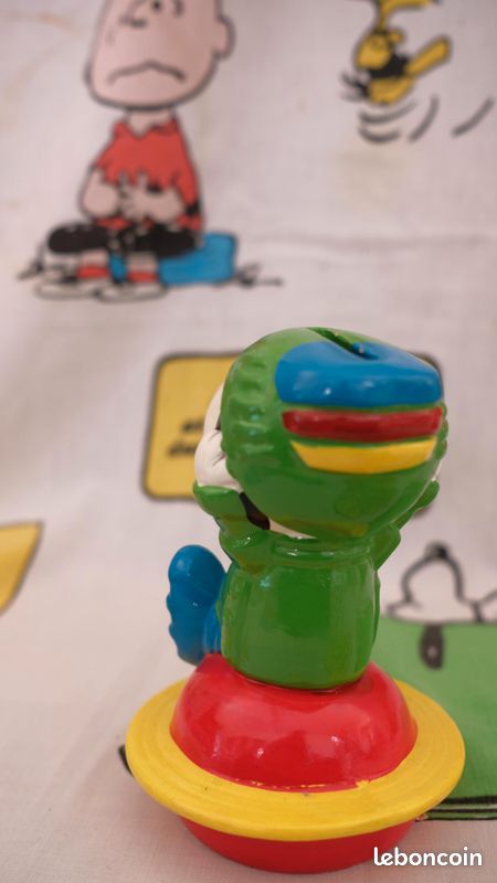 LOT SNOOPY - Mc Donald's - tirelire footballeur EUR 16,00 - FR