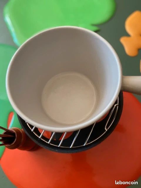 LE CREUSET - Service à fondue avec Réchaud en fonte et caquelon en Fonte orange avec ses fourchettes à fondue | Made in France 1970 - France