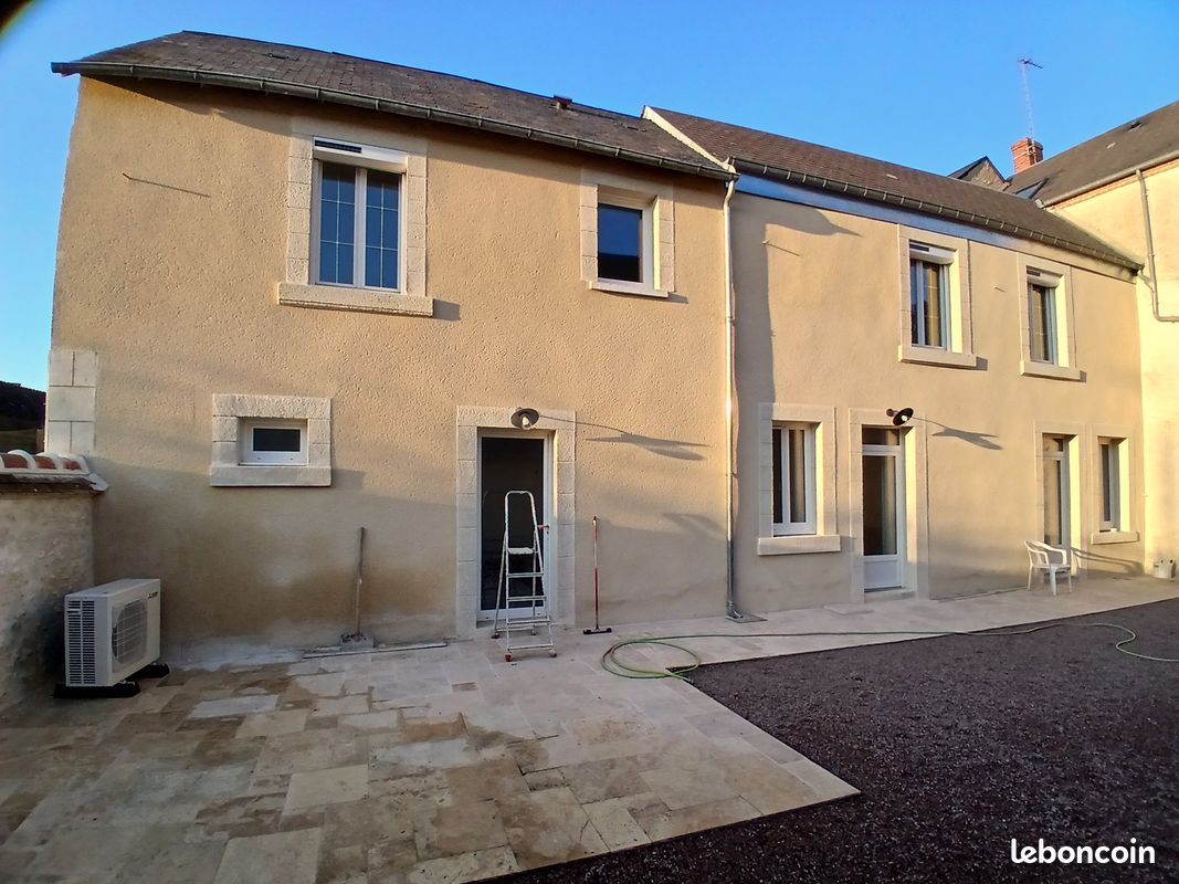 Maison 5 pièces 100 m² · à Mehun-sur-Yèvre · 100 m² · 1 040 €/mois