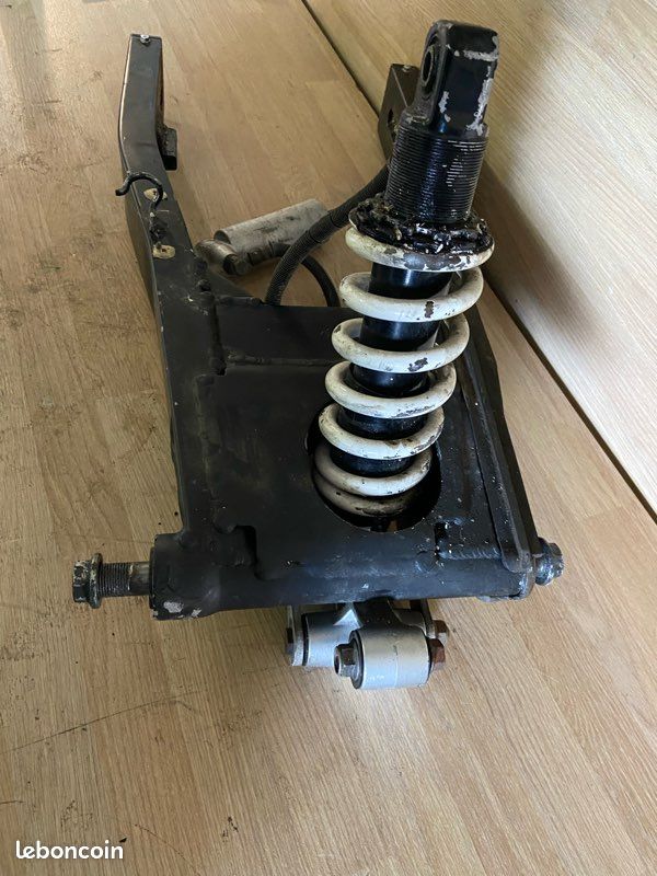 Bras oscillant+amortisseur ZX6R 1996 (image 3)