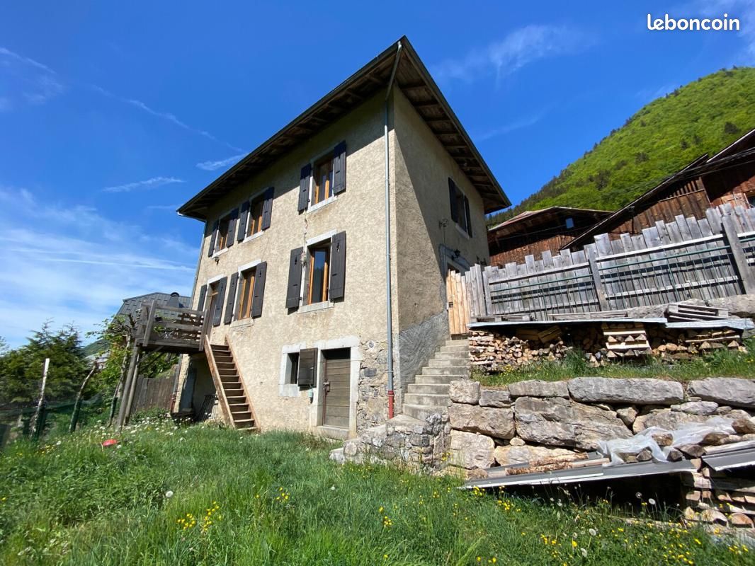 Maison 5 pièces 103 m² · à Taninges · 103 m² · 385 000 €