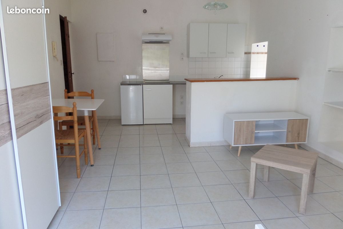 Appartement 1 pièce 25 m² · à Bagnols-sur-Cèze · 25 m² · 400 €
