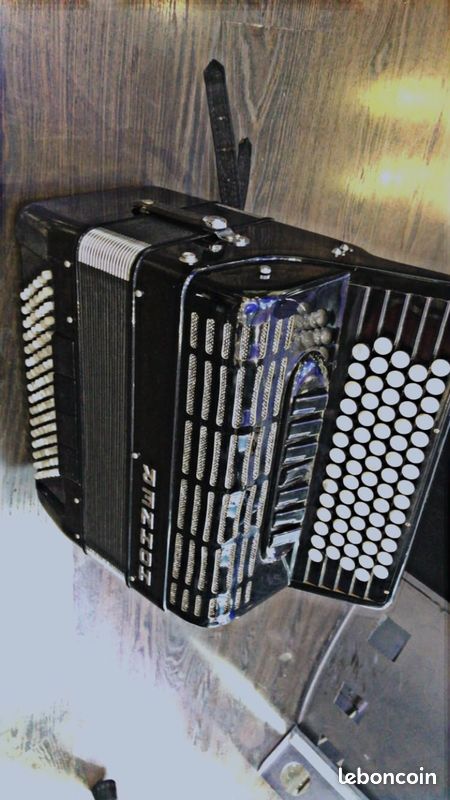 Accordeon hohner 96 basses (image 1)