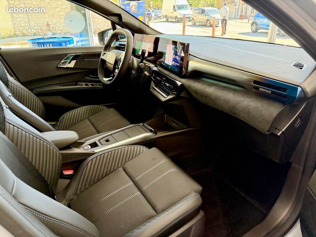 Renault Clio 6 Esprit Alpine full hybrid E-Tech 160 ch, TVA récupérable (image 4)
