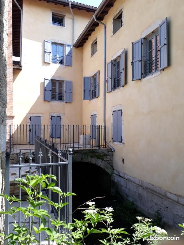 Appartement 3 pièces 102 m² · à Bourg-en-Bresse · 102 m² · 742 €