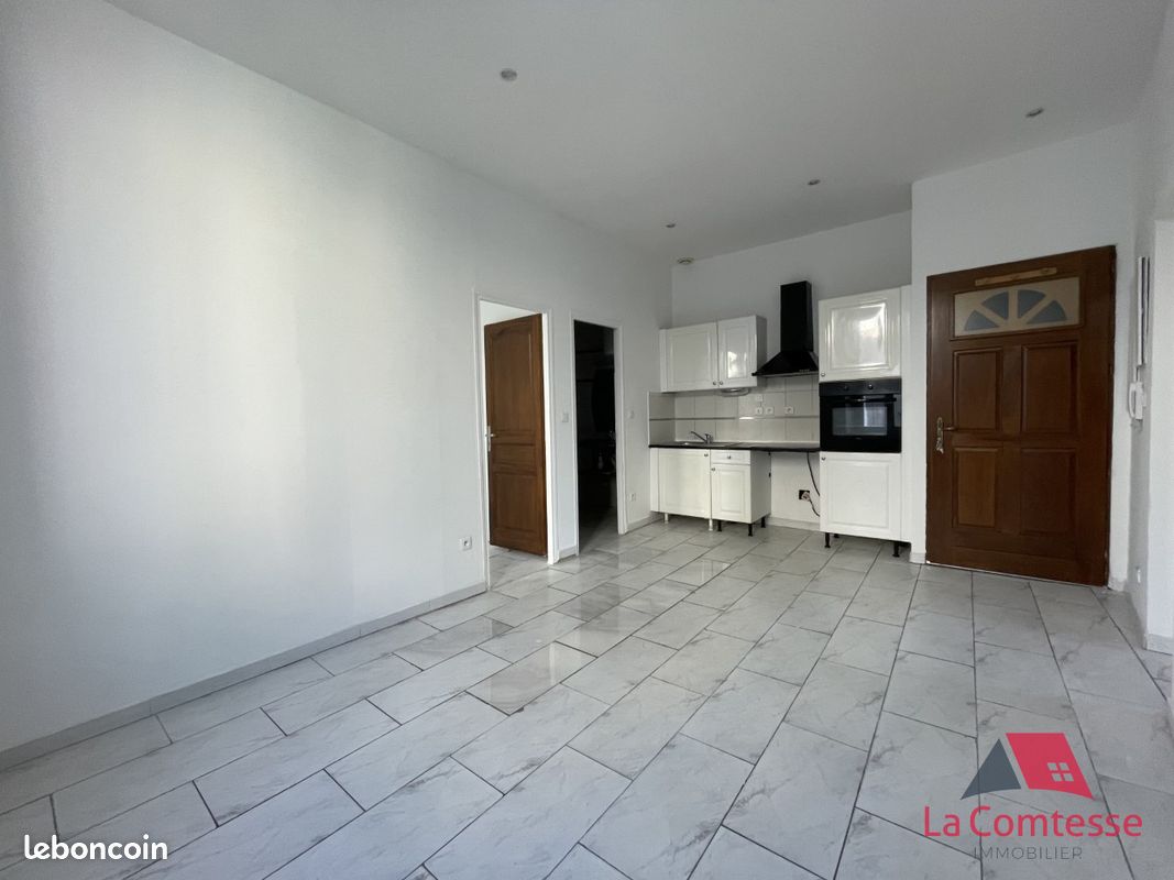 Appartement 3 pièce(s) 46 m²à louer Aubagne