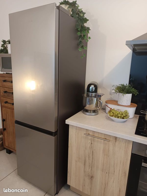 Frigo Samsung SpaceMax 365L – Excellent État – 799 Neuf, Seulement 599 (image 2)