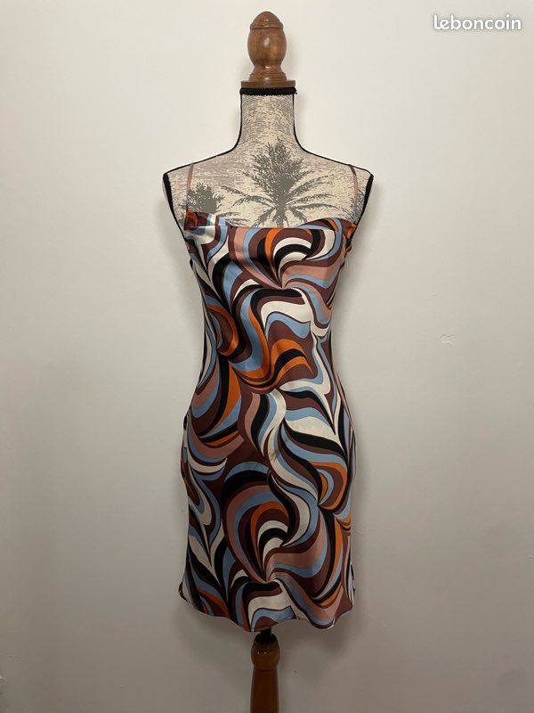 Robe courte moulante à bretelles orange / marron / bleu / beige / noir / blanc Primark (image 3)
