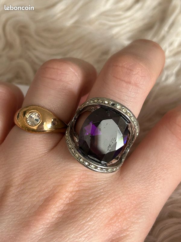 Jolie bague vintage argenté et strass violet (image 3)