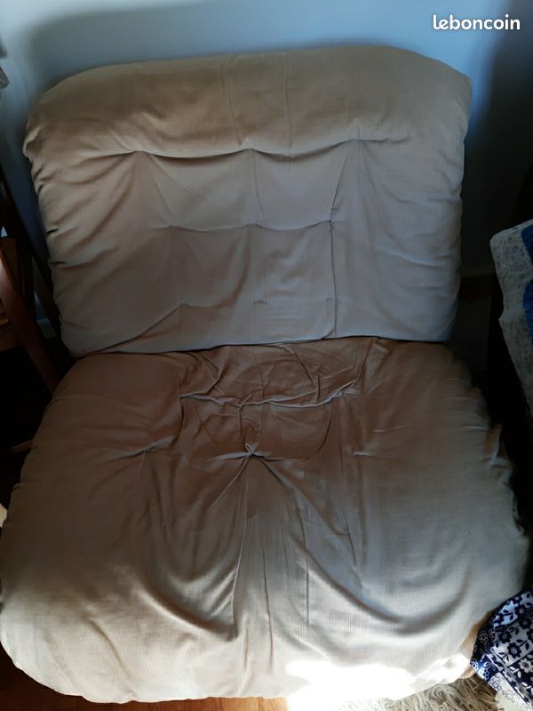 Très beau fauteuil en velours, couleur pêche, hauteurde l assise 35cm,long de l assise 80cm (image 1)