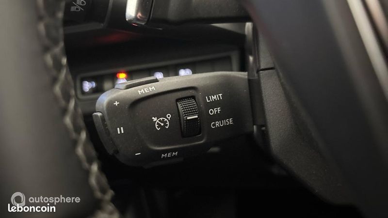 Peugeot 3008 HYBRID 225ch Active Pack e-EAT8 (image 28)