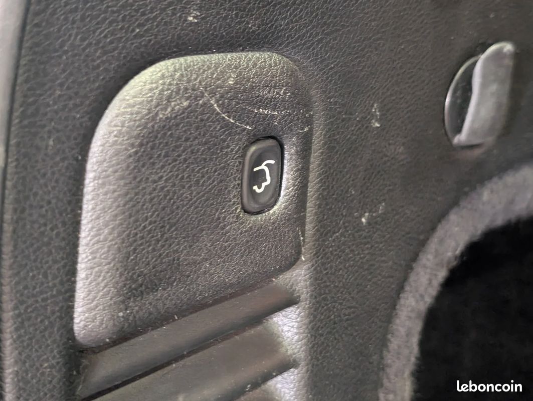 Jeep GRAND CHEROKEE 3.0 CRD 250CH Limited / CAMERA DE RECUL / CUIR / SIEGES ELECTRIQUES A MEMOIRES (image 12)