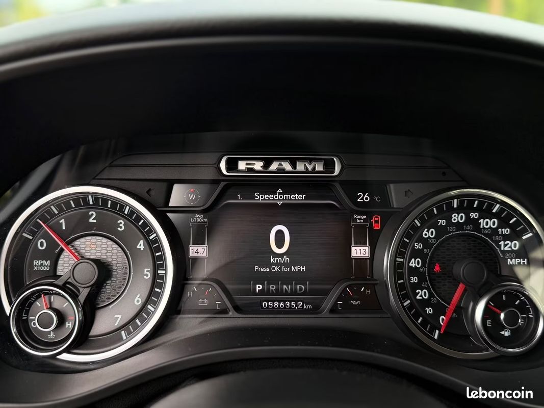 Dodge RAM 1500 Big Horn 5.7 HEMI 401 ch 4x4 – Uconnect – Caméras AV/AR – Attelage (image 14)