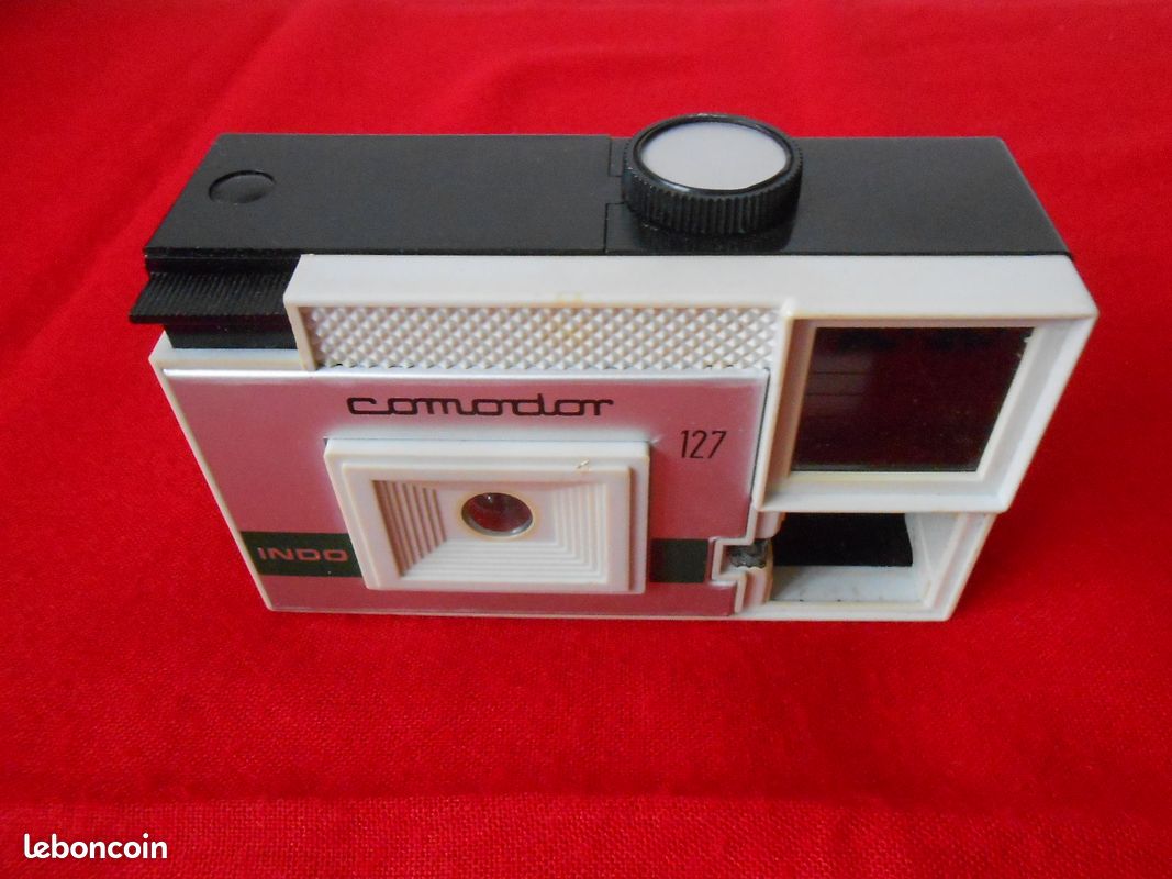 Appareil photo argentique Vintage Comodor