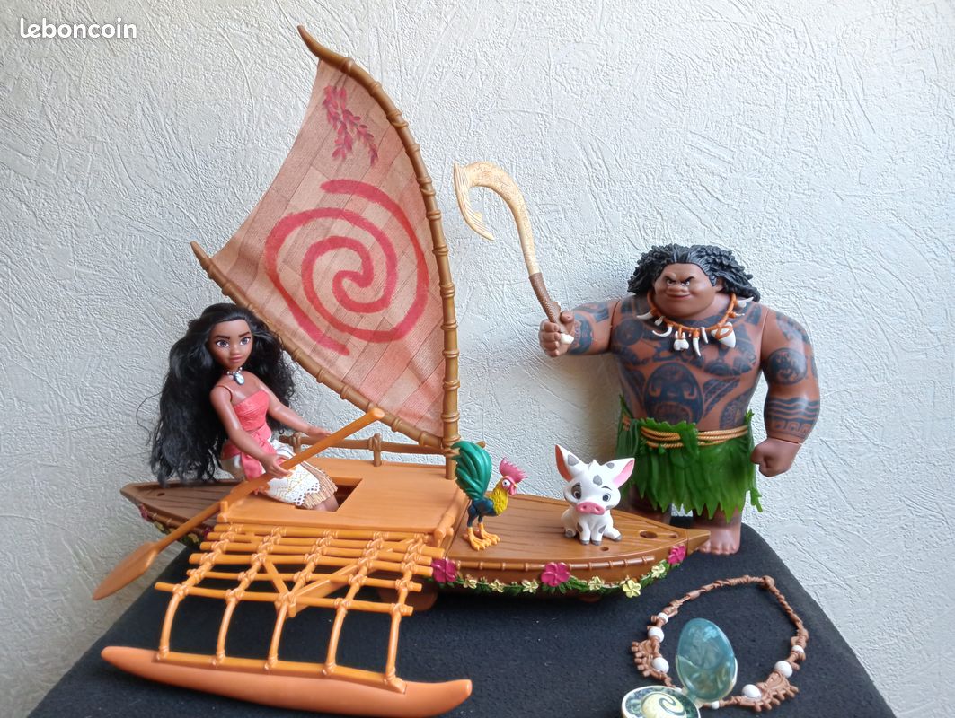 Ensemble complet Disney- Vaiana pirogue lumineuse Maui