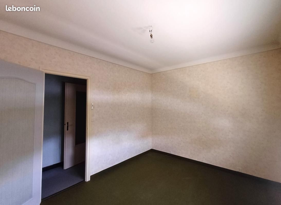 Immeuble 150 m² · à La Roche-sur-Yon · 150 m² · 495 363 €