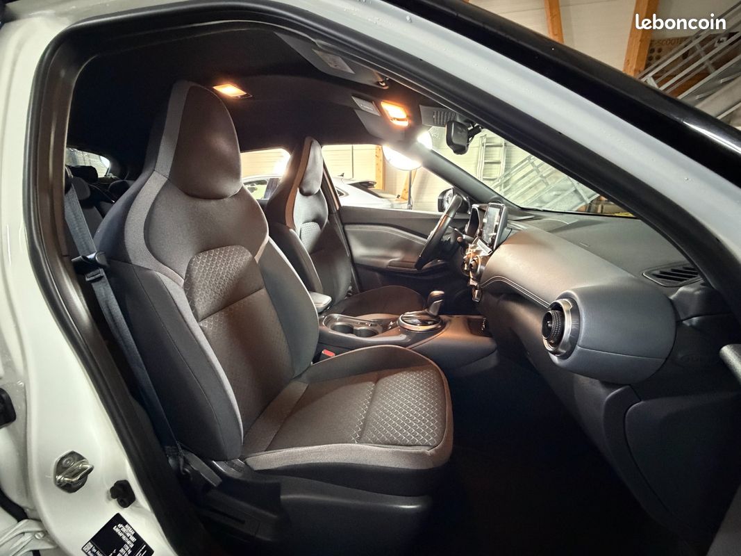 NISSAN JUKE 2021 DIG-T 114 DCT7 Enigma (image 16)