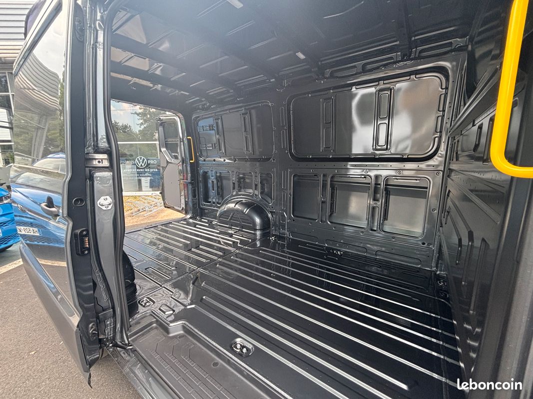 42 900 HT - Volkswagen CRAFTER Fg 2.0 TDI 177ch L3H2 BVA8 Business (image 7)