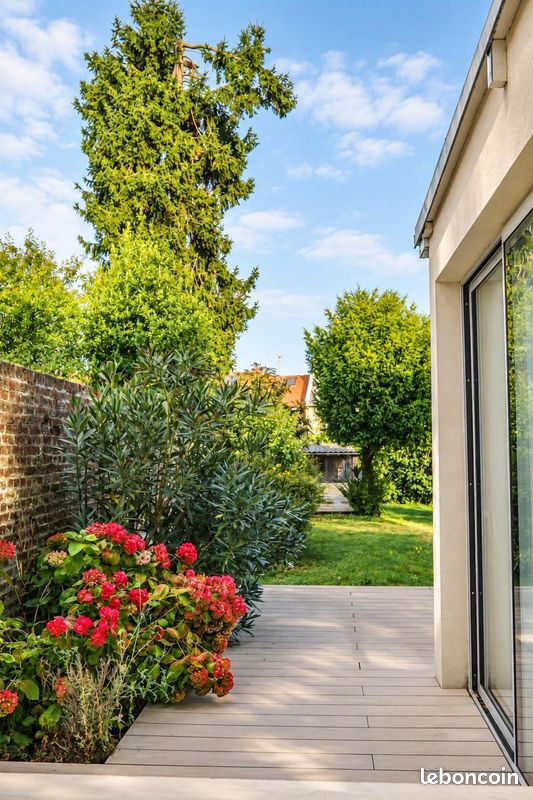 Maison 11 pièces 280 m² · à Saint-Quentin · 280 m² · 440 000 €