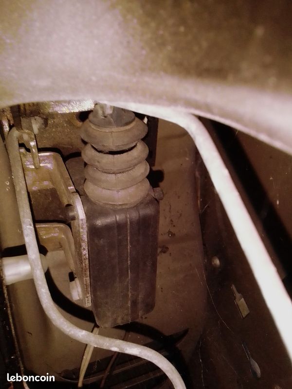 Serrure AR Renault 25 (image 3)