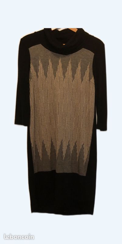 Robe (image 1)