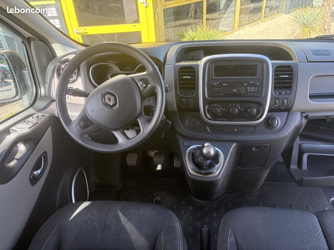 RENAULT TRAFIC III CAMIONNETTE (FG_) 1.6 DCI 120cv 6 places (image 4)